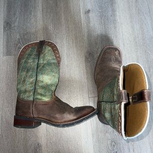 Mens Laredo Boots Brown 10.5. Hardly worn